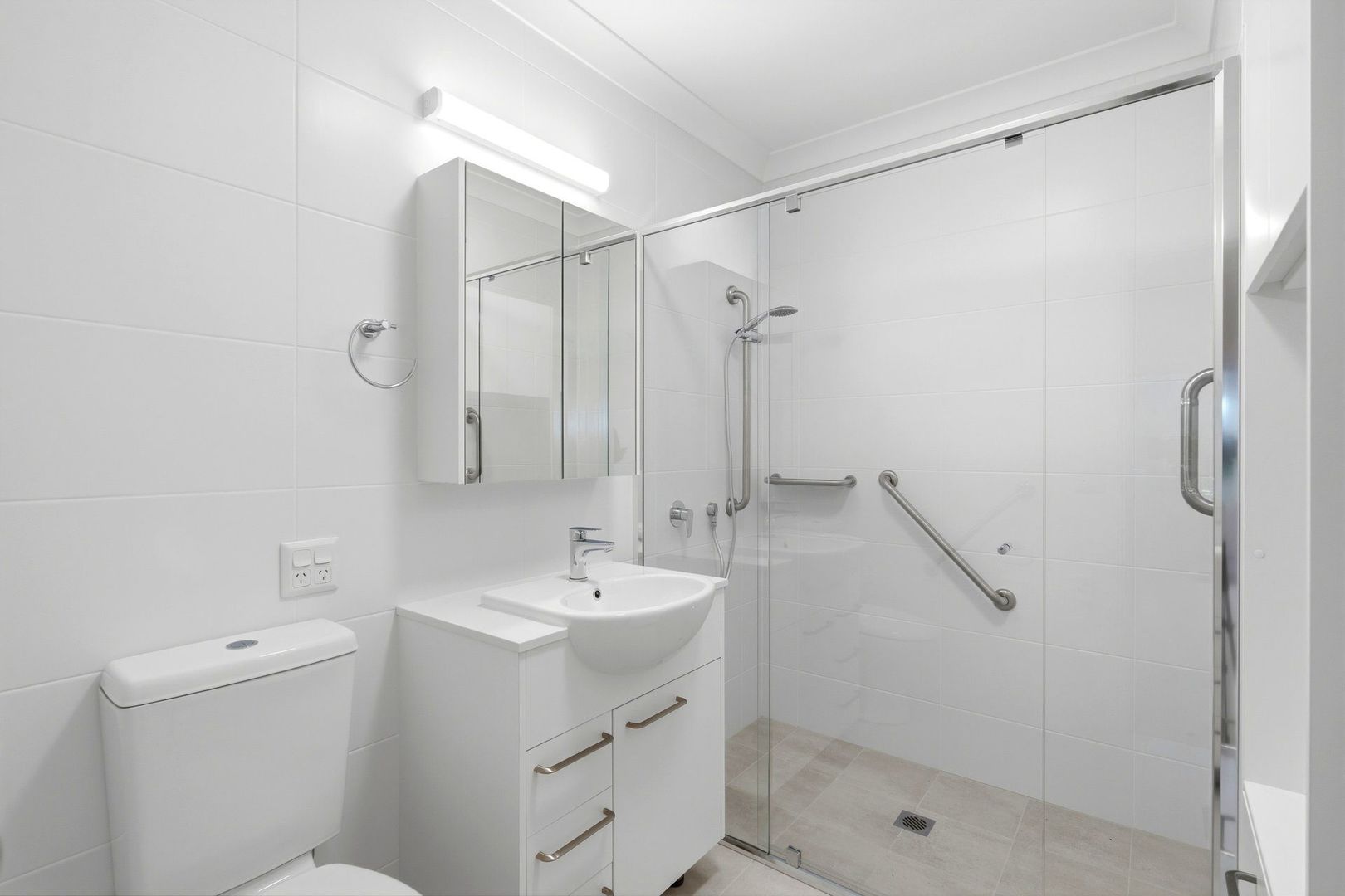 Ground Floor Studio Apartment with Courtyard Views