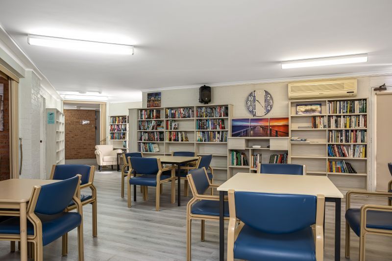 Over 55's - Retirement Living Ground Floor Spacious Unit!