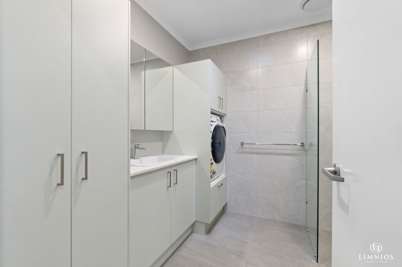 Perfect for those looking to downsize to a home with contemporary features