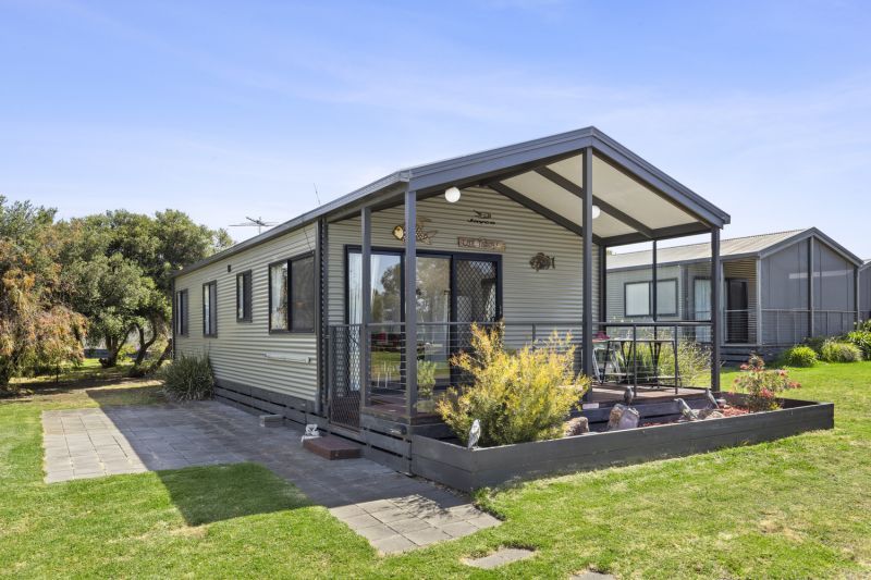 Relaxed Swan Bay Living