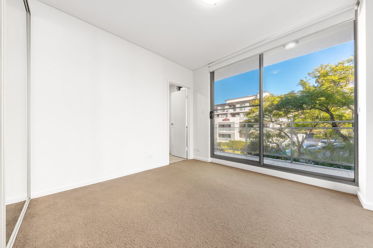 Spacious Open Plan living. This apartment has an excellent layout. Quiet location.