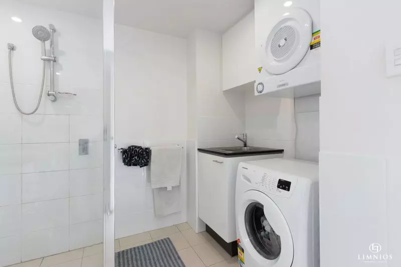 Lifestyle Investment On The City Fringe!