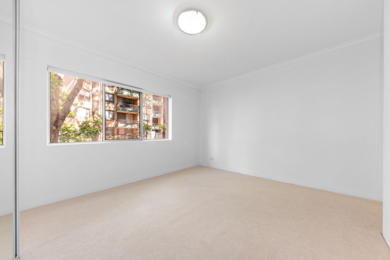 Renovated Apartment with Garden Outlook