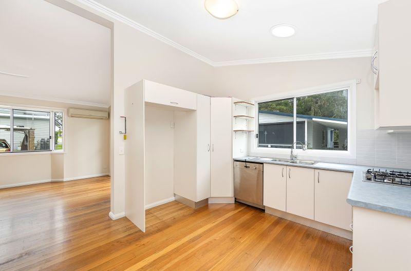 Freshly Renovated Gem – Walk to Jetty & Pavillion