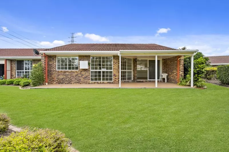 Stunning refurbished villa with Golf Course Views