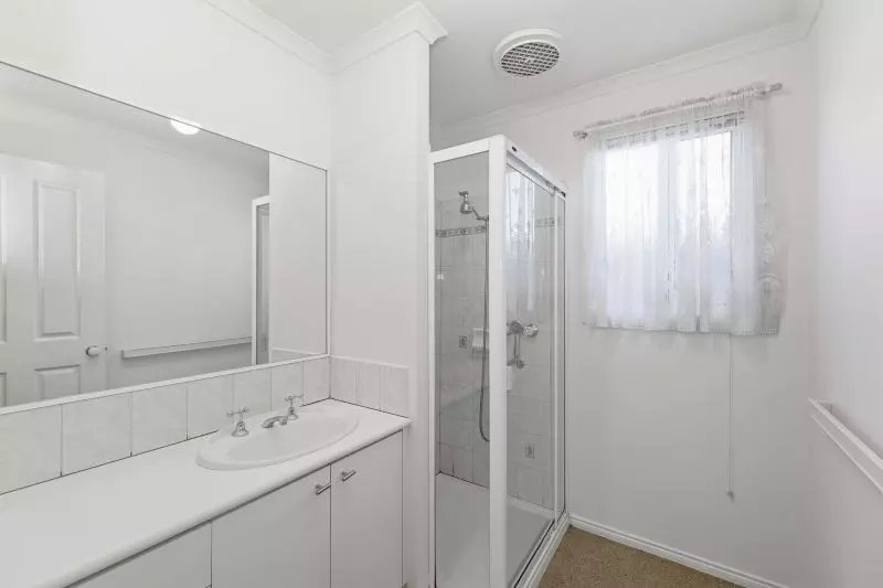 Beautifully Refreshed Two-Bedroom Cottage