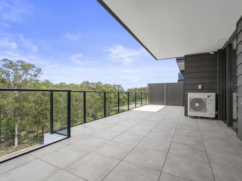 Luxury 'Falcon Design' with Spectacular Bushland Views