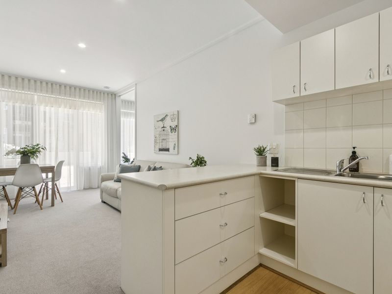 Ground Floor Home with Sunny Terrace Access