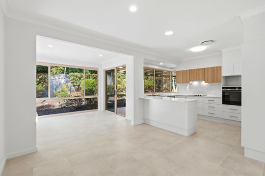 Private cul-de sac living