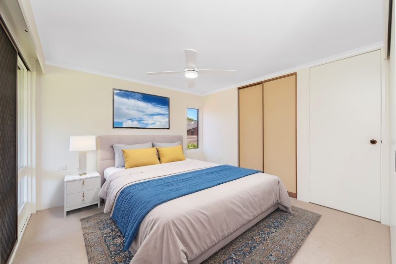 Upper Level 2 Bedroom Unit!