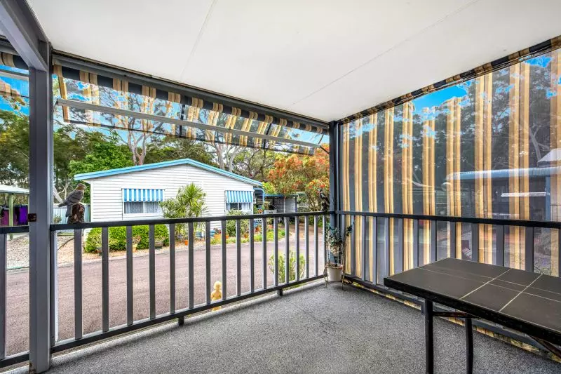 Spacious Corner Block Living - Simply Move In & Relax!