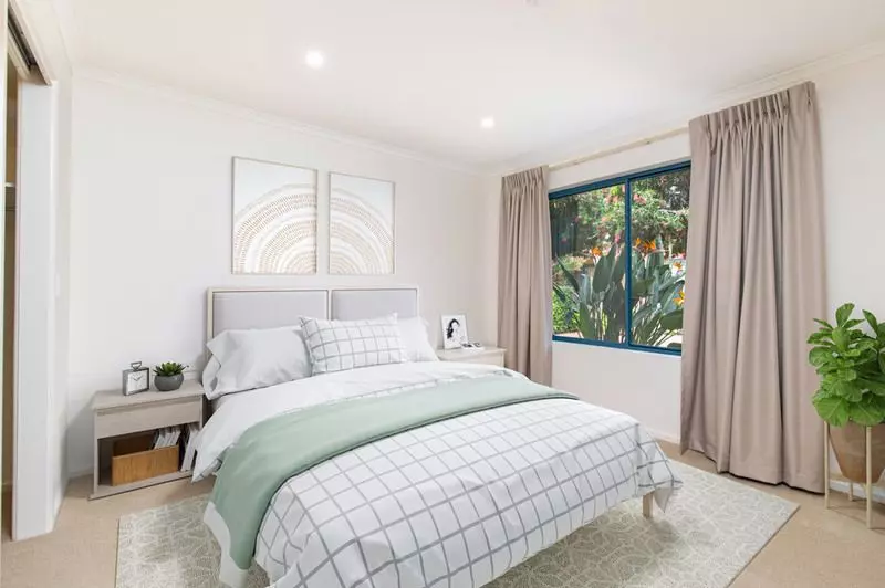 Stylish apartment in our charming and sought after Laurels Estate