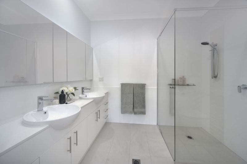 Modern villa in central location