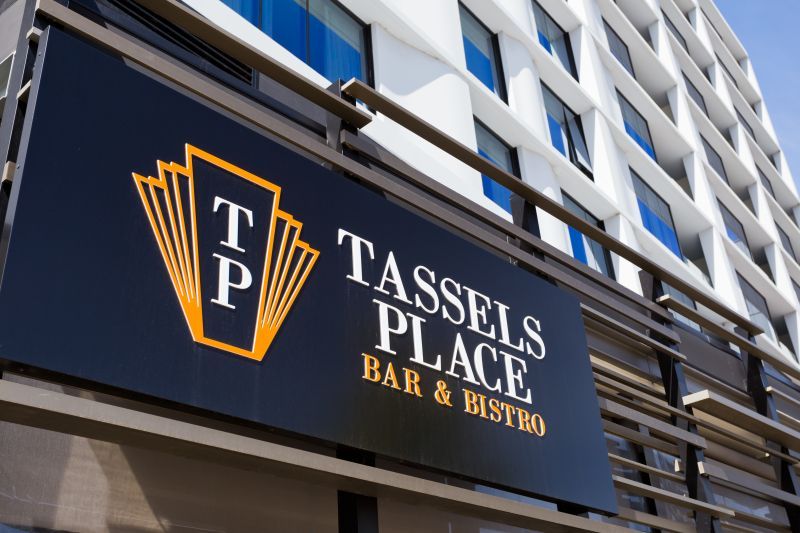 Contemporary and Stylish Living, Central Location!