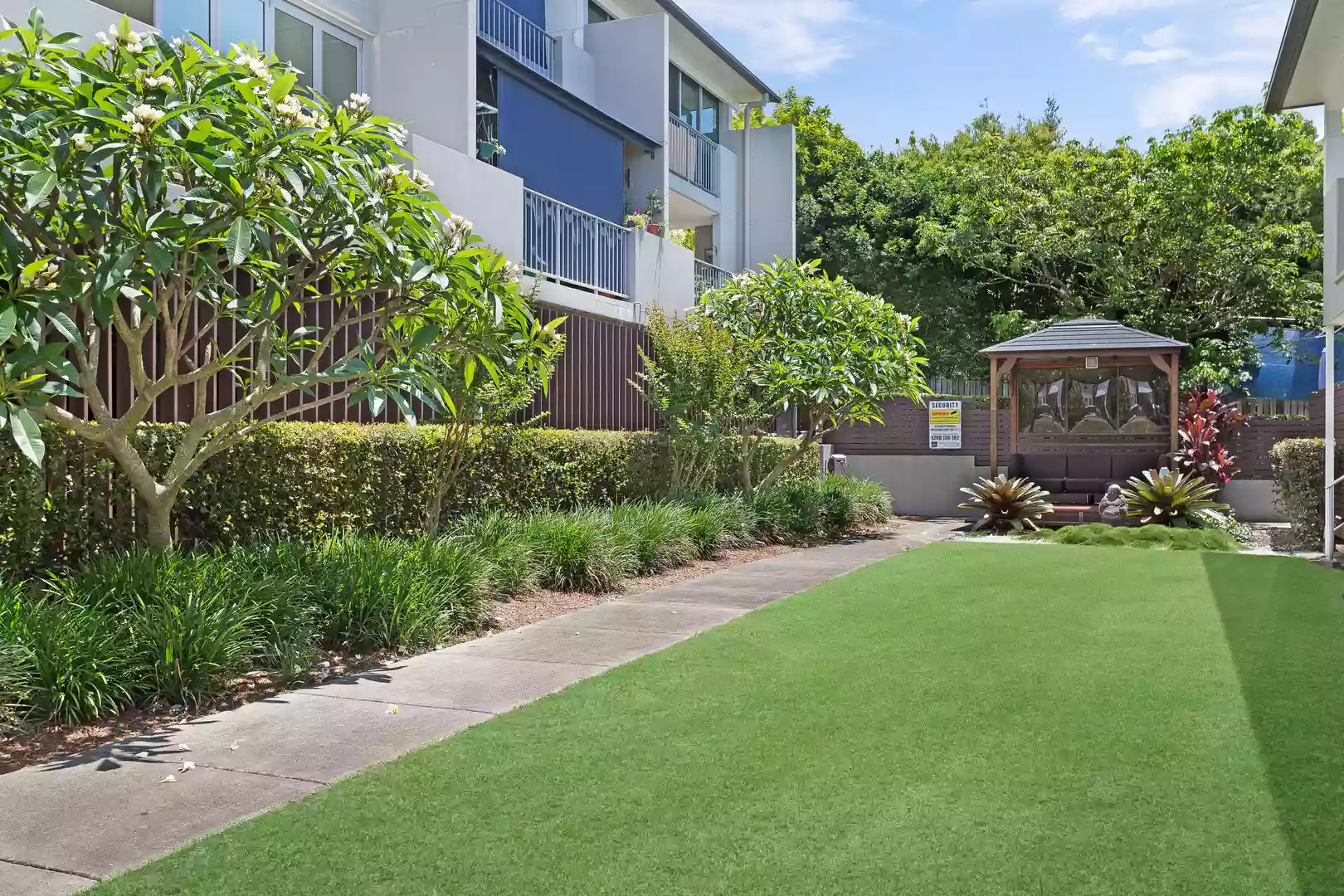 Renovated one bedroom apartment with open plan living