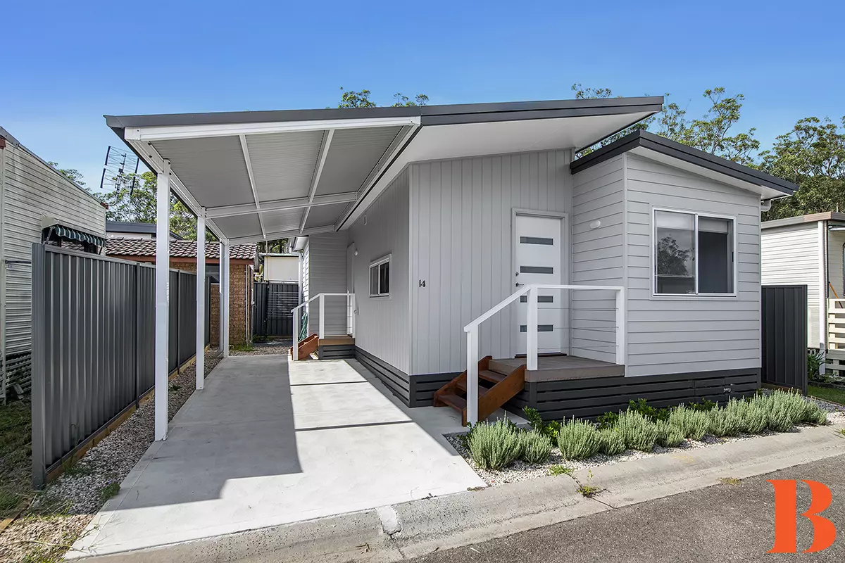 DEPOSIT TAKEN / UNDER CONTRACTOR - Almost Brand New, at Broadlands Green Point - Move straight in - Easy Lifestyle