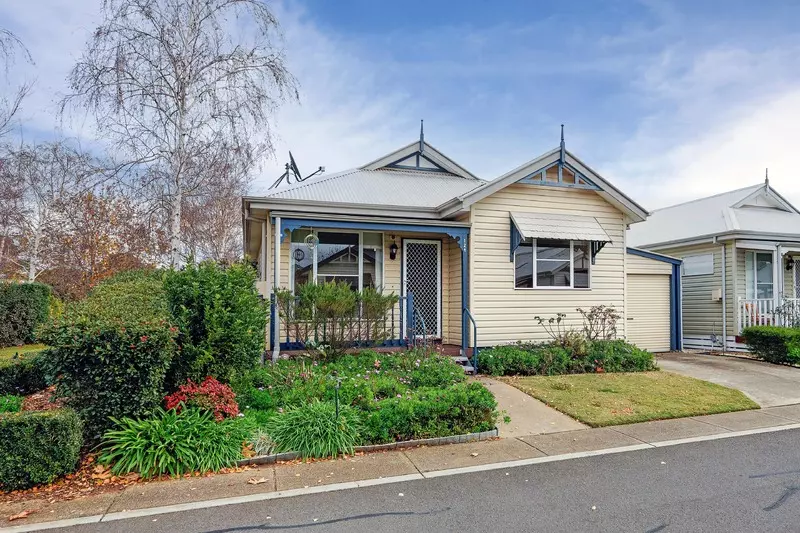 2 bedroom home in pet friendly community