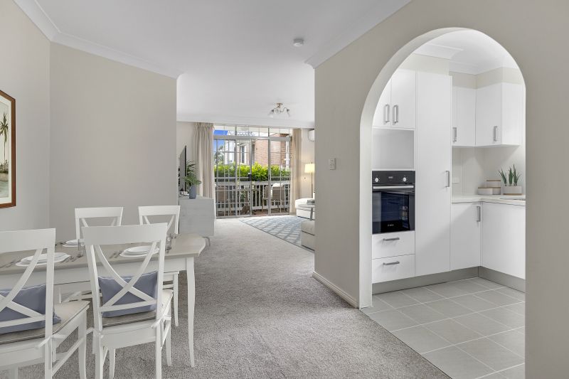 Stunning garden unit with sunny north-facing terrace and district views
