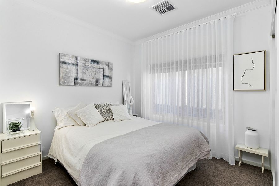 Spacious Modern 2 -Bedroom Villa 