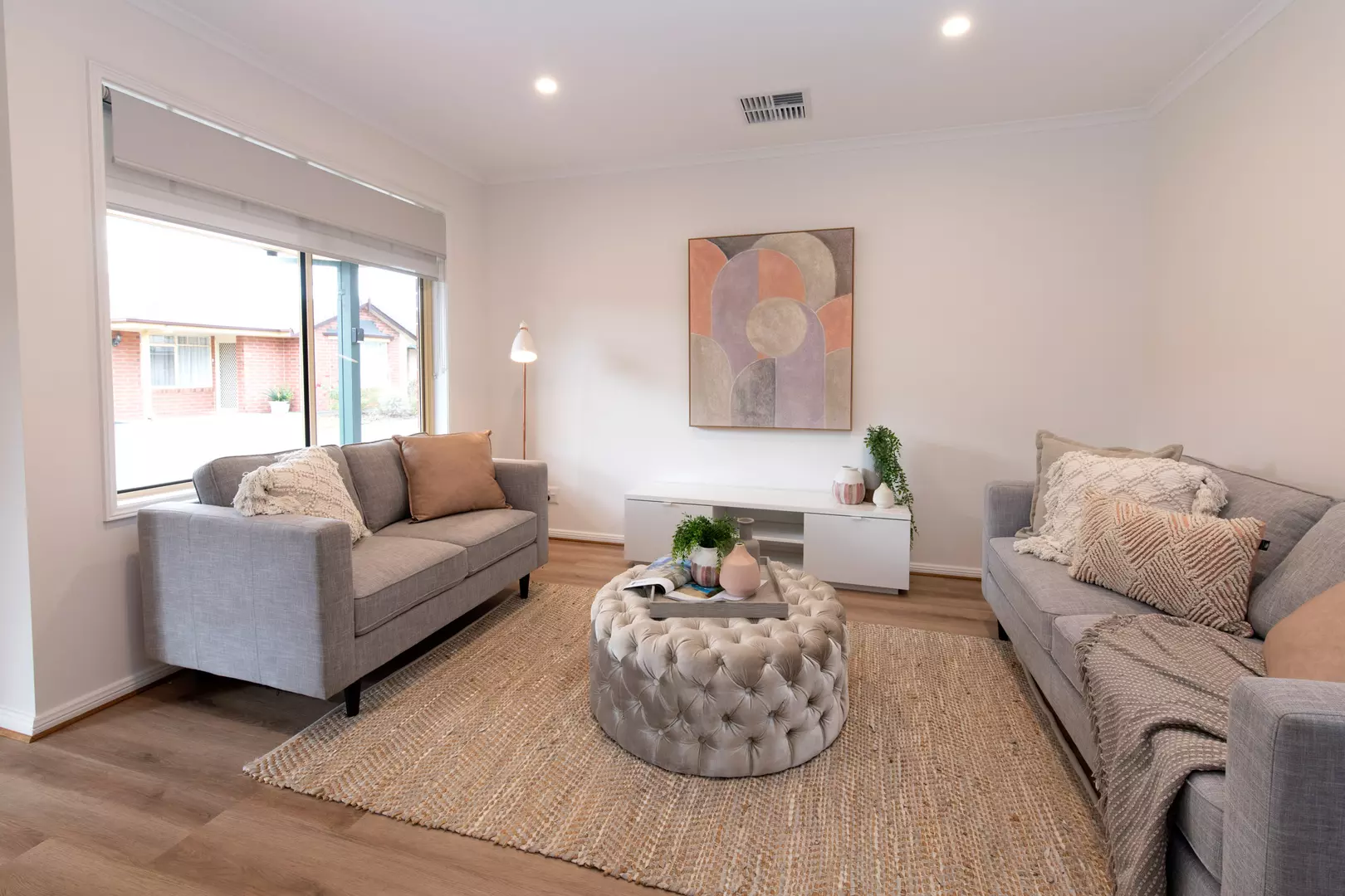 Eldercare Old Oxford Court: spacious two-bedroom villa near the beach