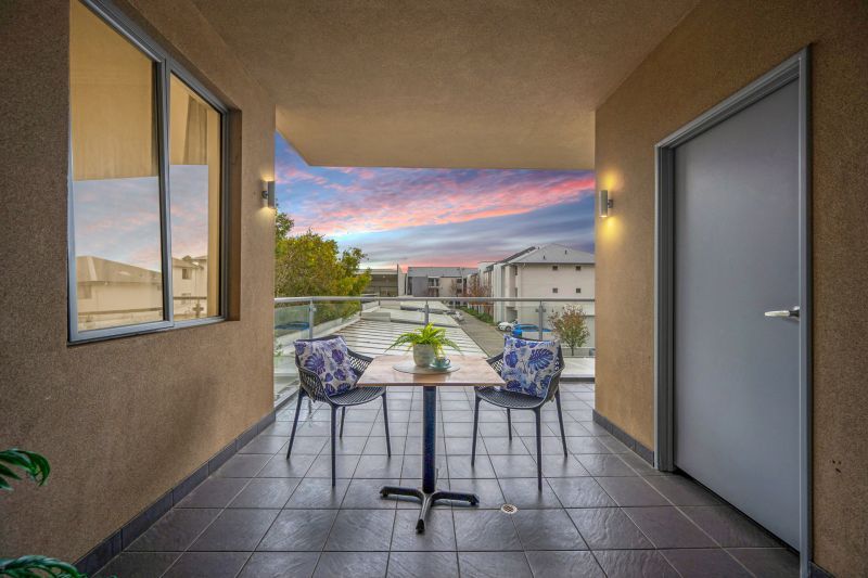 Boutique West Perth Living with Dual Balconies!

Rare Short-Stay Flexibility Moments from the CBD
