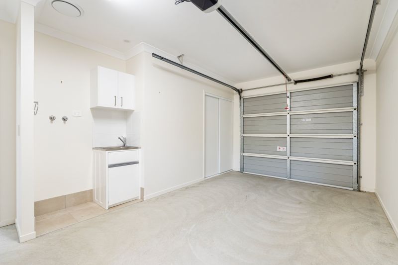 Bright, Stylish Home - Perfect for Easy Living!