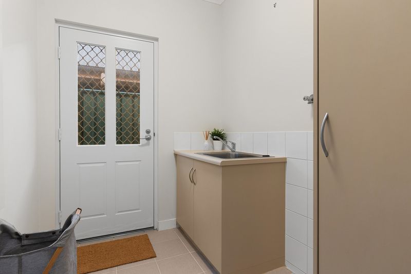 Delightful Villa with Sunny Garden and Short Stroll to the Beach