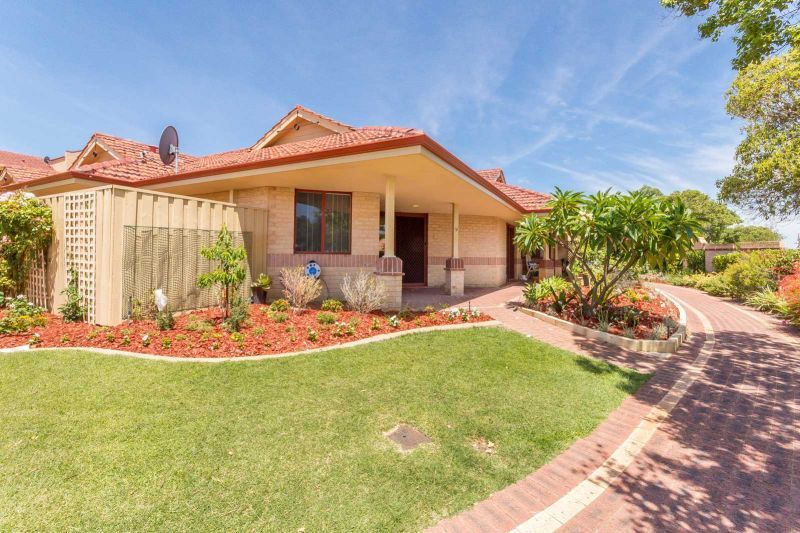 ARCADIA WATERS BICTON - Sought After 3 Bed Villa with Garden Views