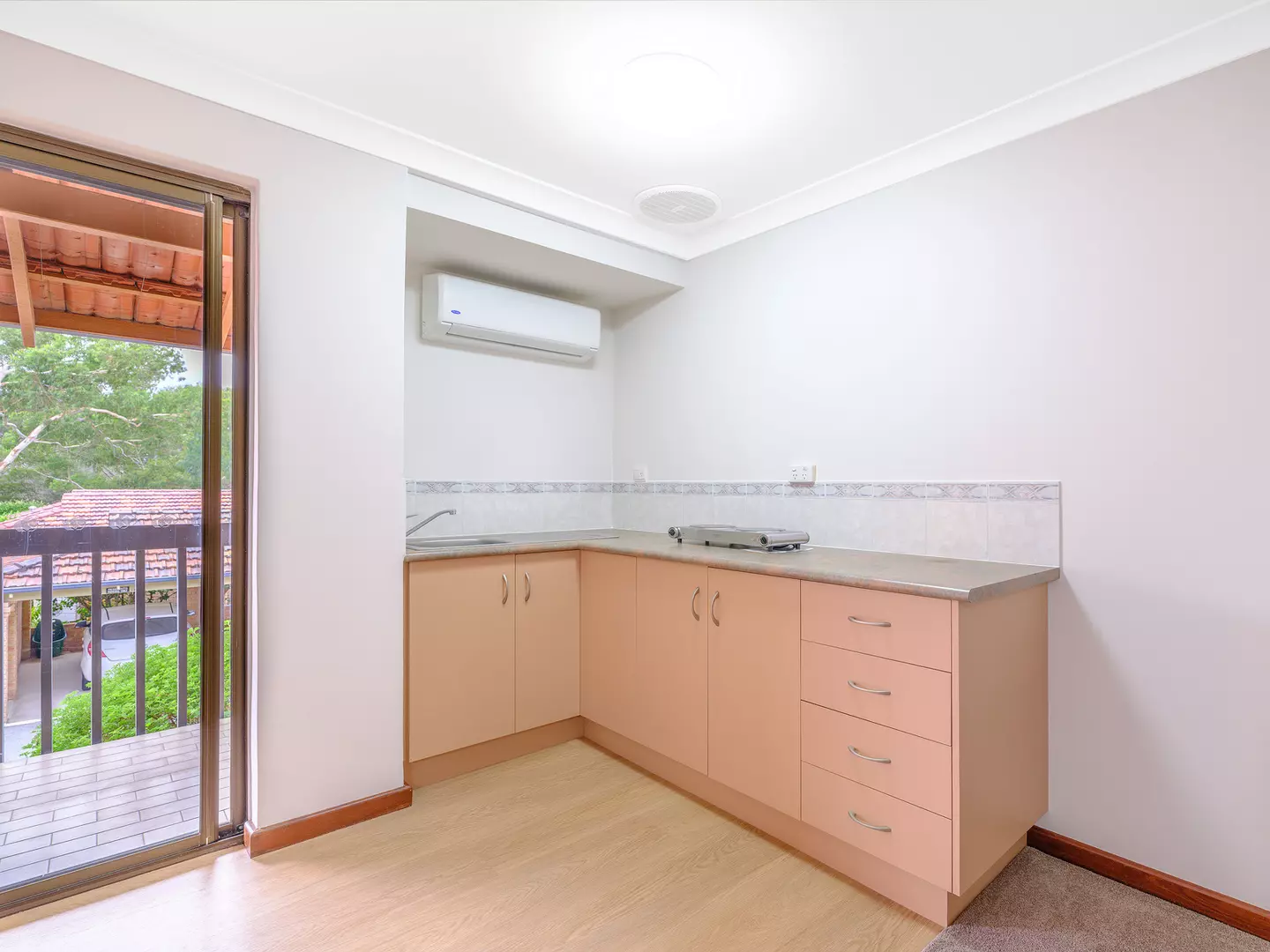 Secure studio apartment in the heart of the clubhouse