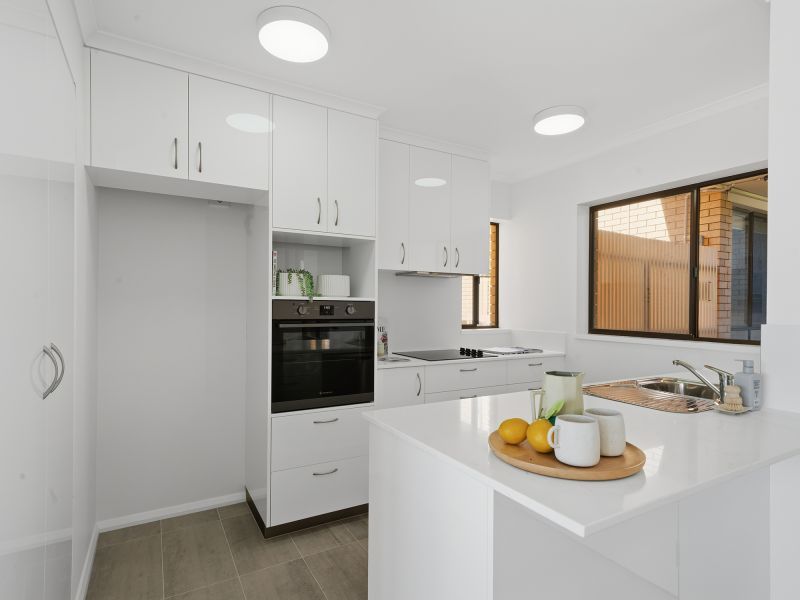 North Facing Villa With Views of Derwent River