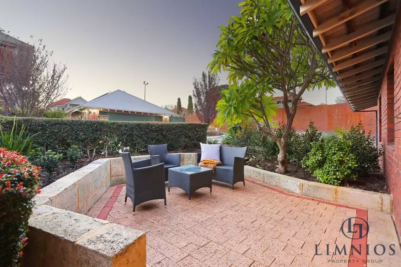 Premiere Location and Lifestyle!!