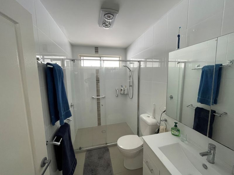 NORTH FACING CORNER BLOCK