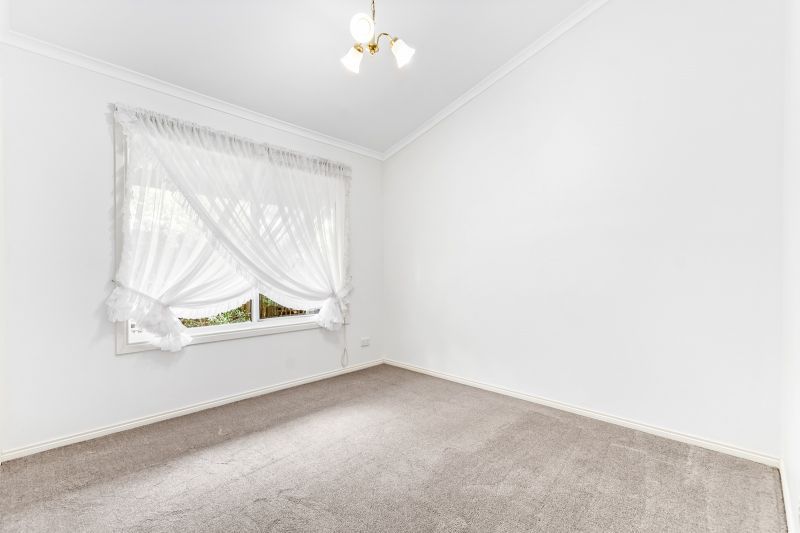 Outdoor Oasis – A Gardener's Dream Home!