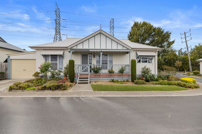Quiet, Corner Location – Spacious Design