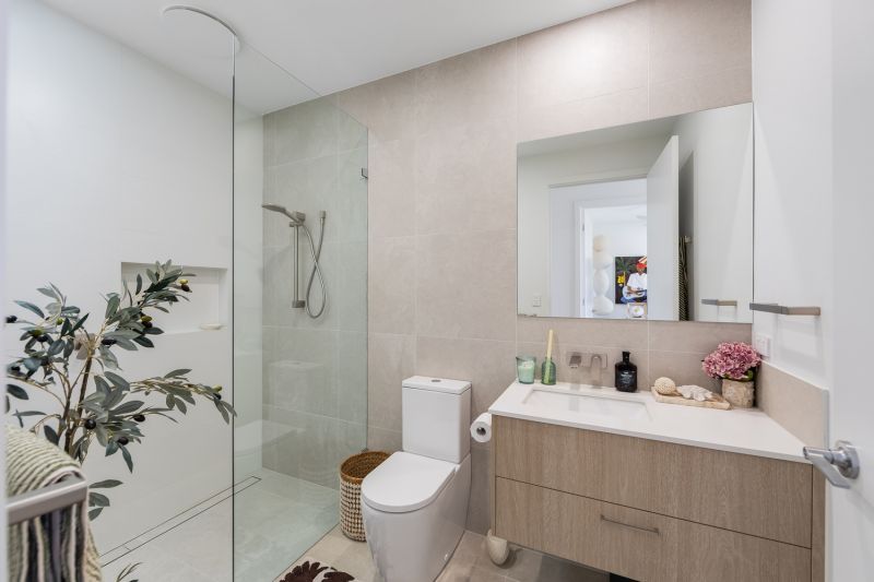 Quiet, Contemporary Living with Privacy and Space