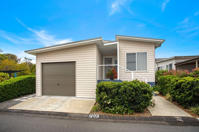 Well presented! Two bedrooms with Study & Second Bathroom with Bath