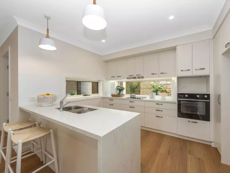 Elegant living by Shortland Waters golf course