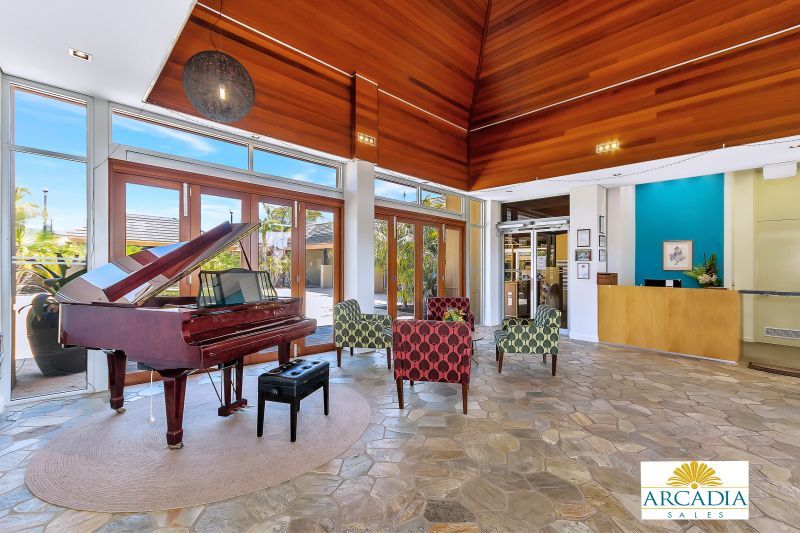 ARCADIA WATERS MADDINGTON - Located in the Middle of the Village