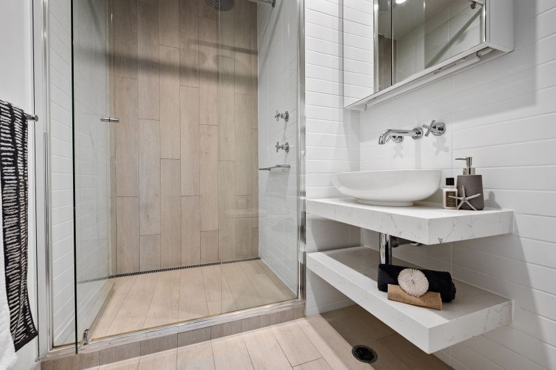 Modern Design, Location and Professional Lifestyle!