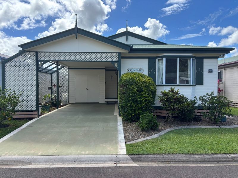 Lakeside Living with Extras