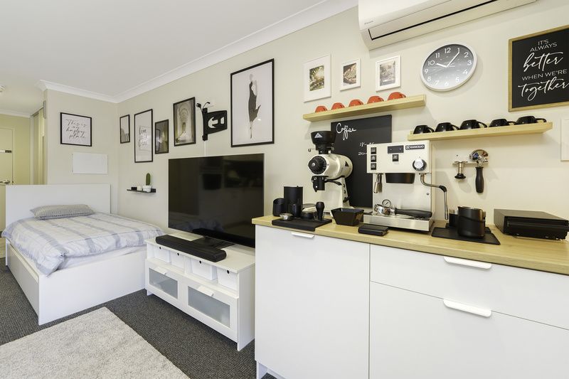 Stylish Studio Living in Prime Location