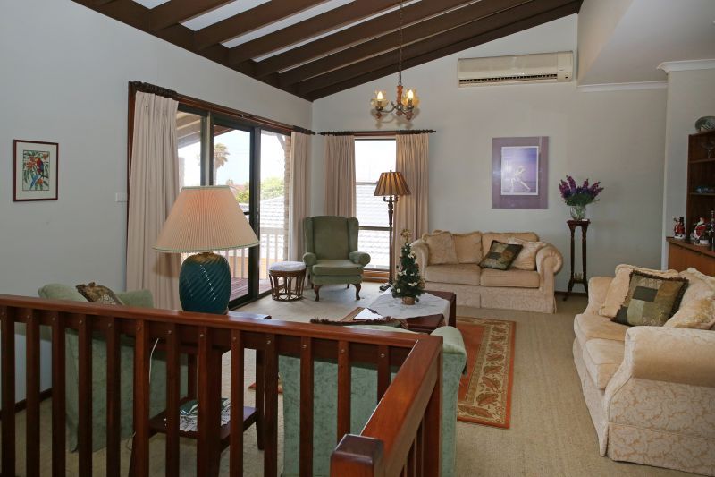 180 degree ocean views!