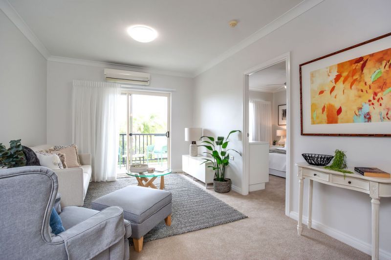 One-bedroom apartment with services - under renovation