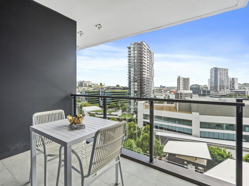 One-bedroom apartment with services