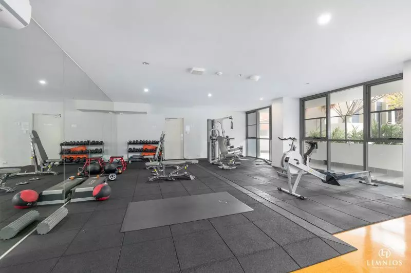 Exquisite Modern Living, Impressive with Great View!