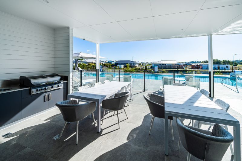 Great Corner Block Location!