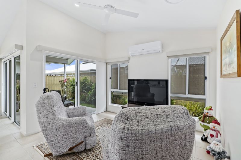 Light and Bright Home – Modern Comfort and Privacy