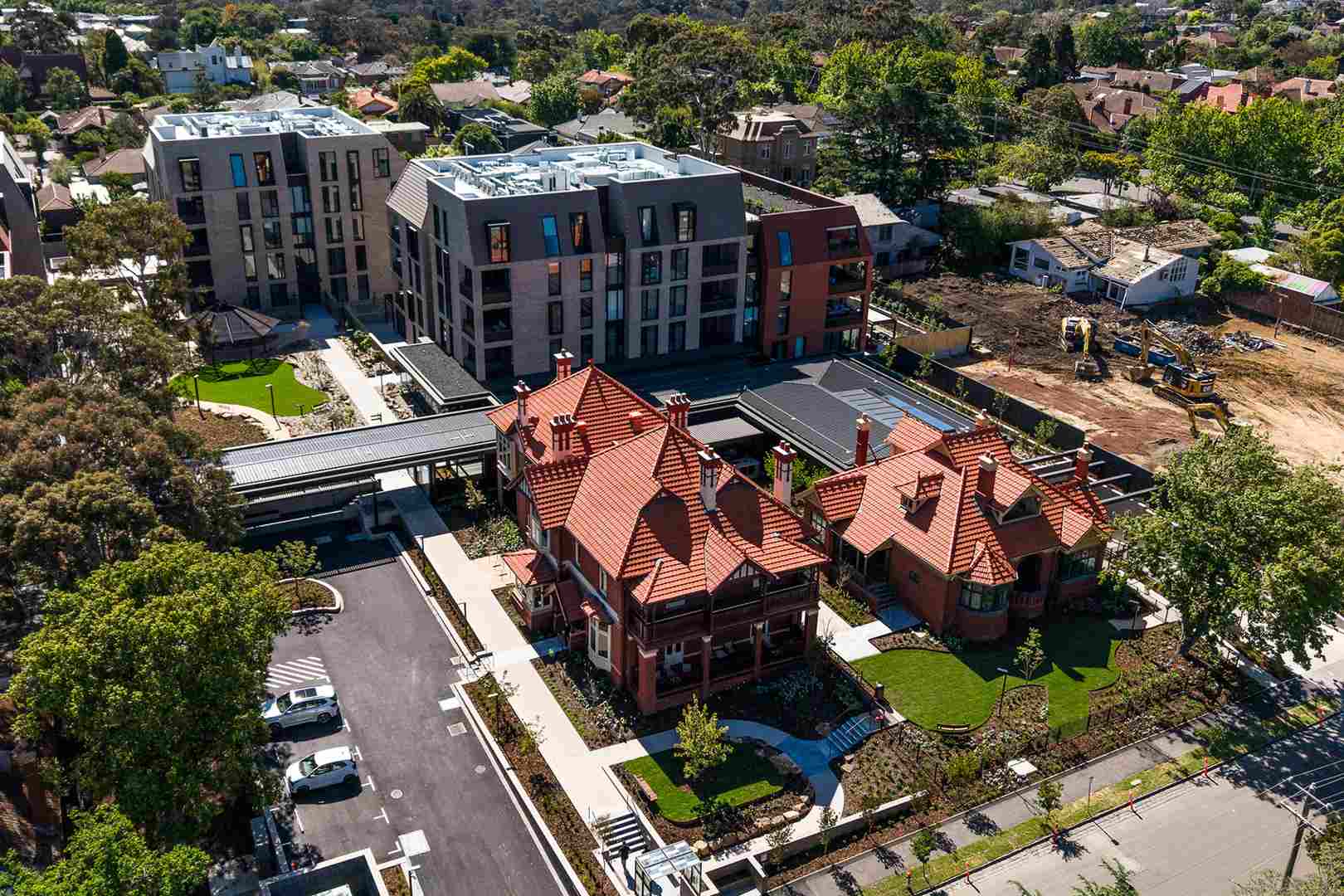Residence 23 - Sophisticated living in two bedroom plus study residence