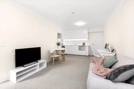 Refurbished 1 Bedroom Apartment on the Ground Floor 