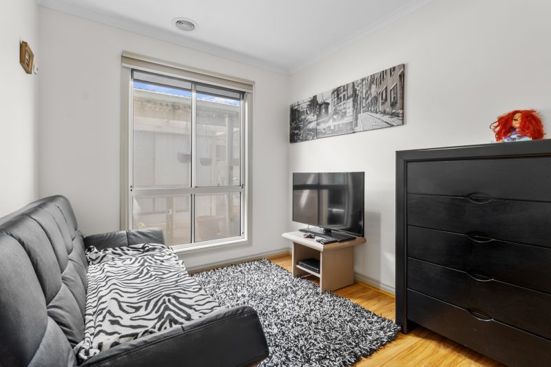 Recently Renovated Two Bedroom - Wake Up in Paradise Every Day